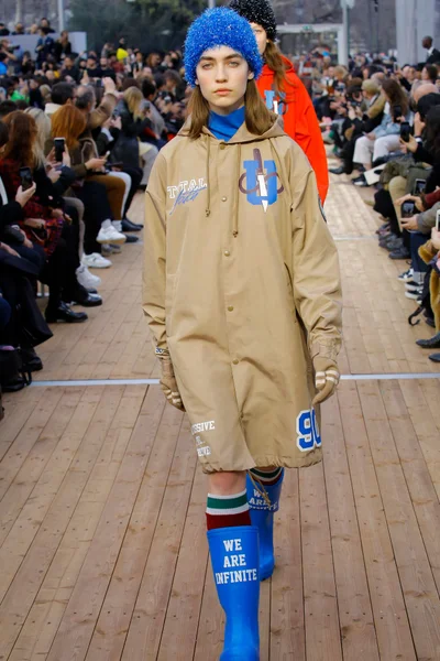 Look 64
